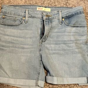 Levi shorts size 6